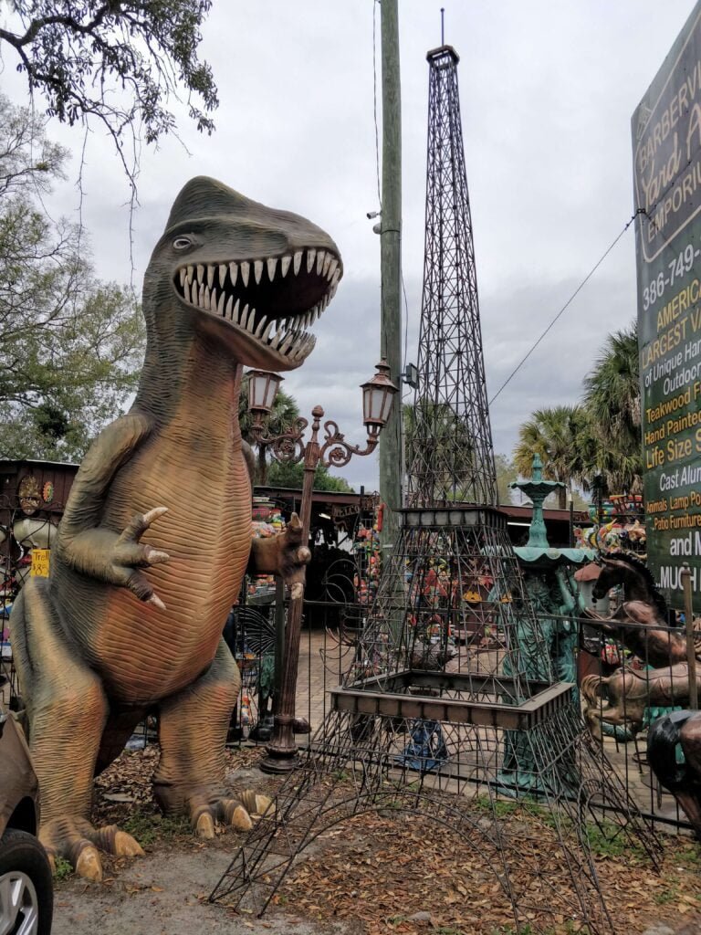 Barberville T-Rex and Eiffel Tower