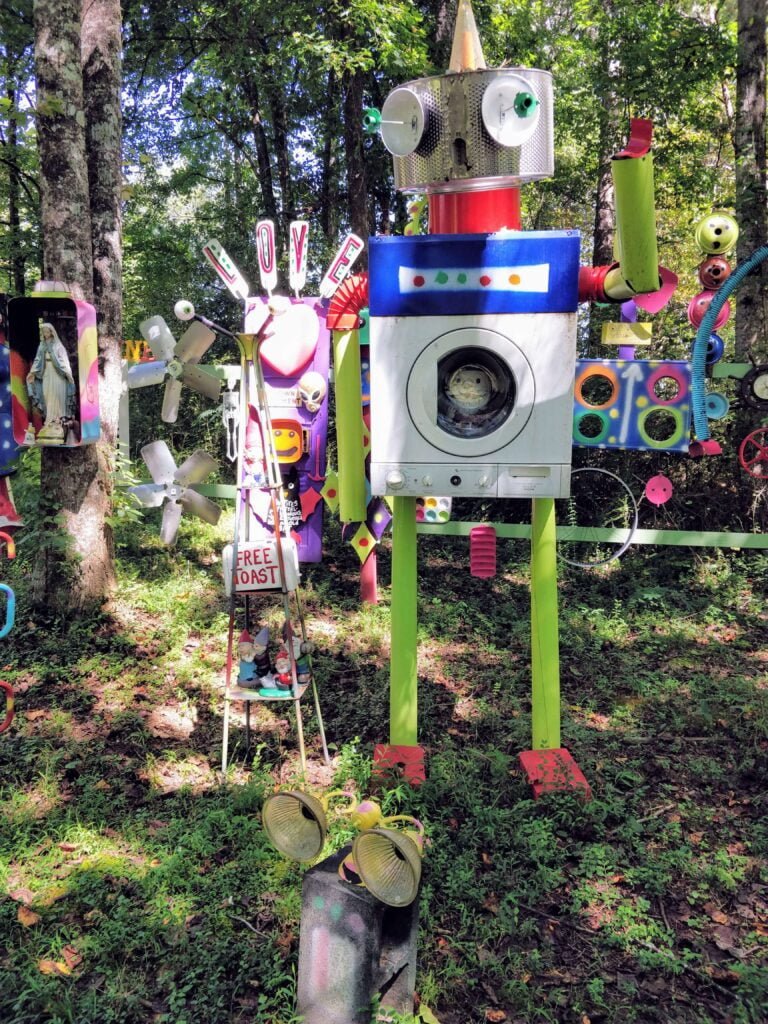 Waving Washing Machine Robot World Famous SamG Art Clarkesville, GA